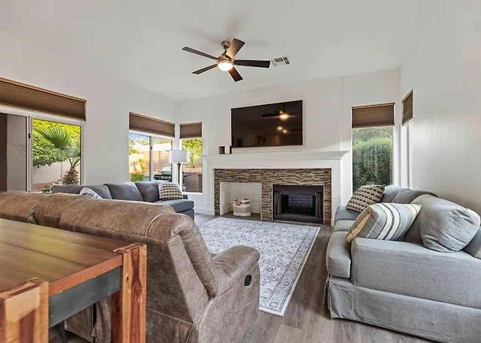 Holiday home Arizona Oasis W Pool Bbq Vaulted Ceilings *