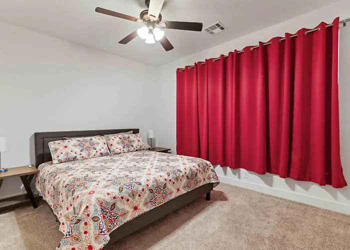 Arizona Oasis W Pool Bbq Vaulted Ceilings Holiday home Mesa
