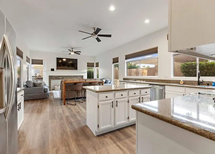 Holiday home Arizona Oasis W Pool Bbq Vaulted Ceilings Mesa