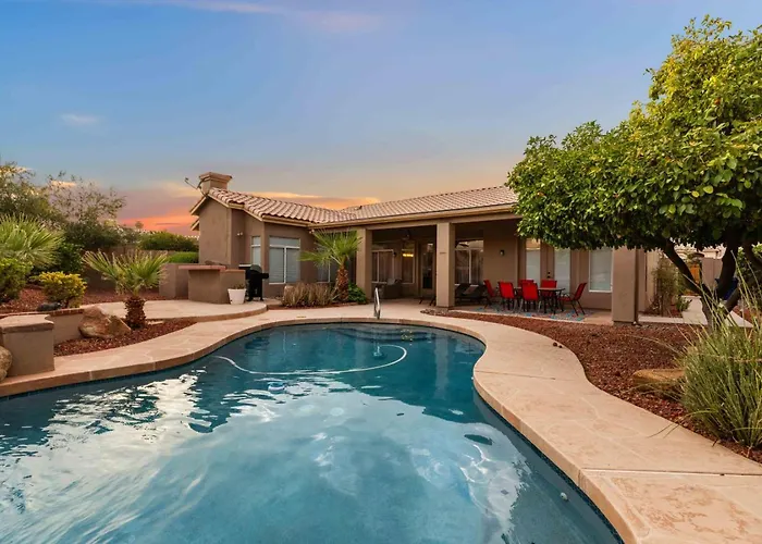 Arizona Oasis W Pool Bbq Vaulted Ceilings